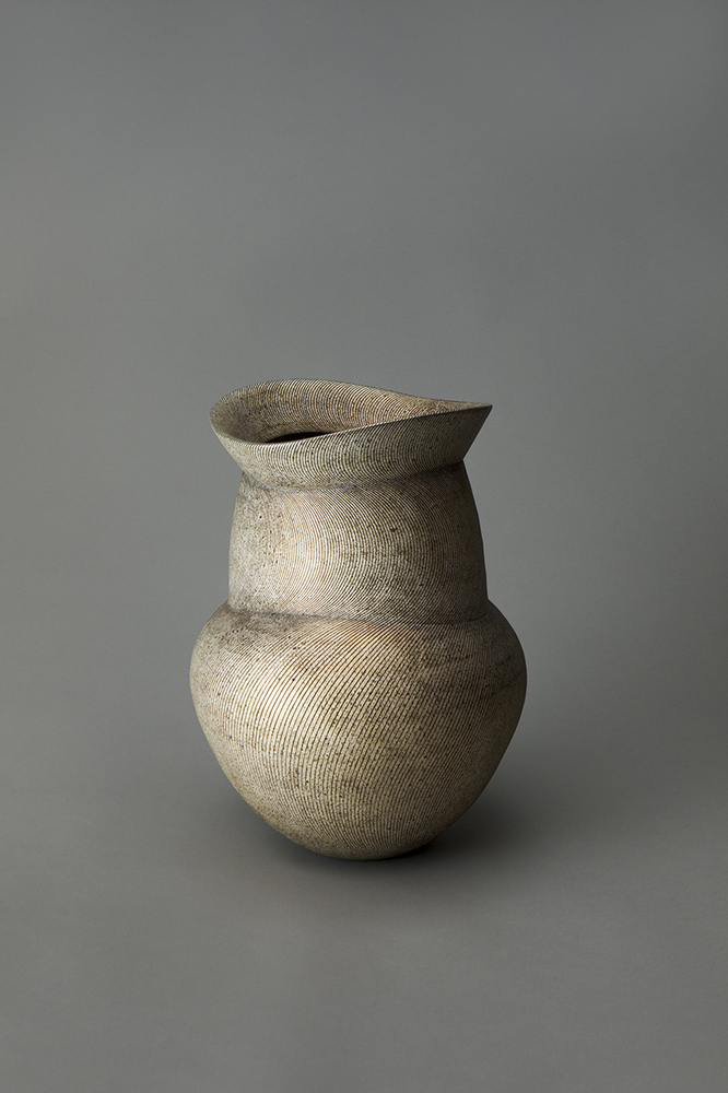 Shuto Ginsaitsubo (vase style Shuto avec lignes argentées), 2018